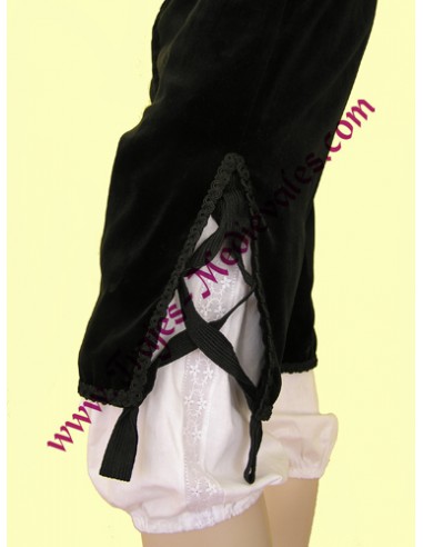 Pantalón regional, terciopelo, de niño. (detalle)