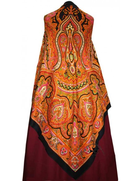 Mantón de merino, modelo, Turín.