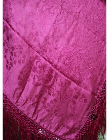 Mantoncillo de seda natural (gro) SS701. Fucsia. (140x140). Detalle estampado.
