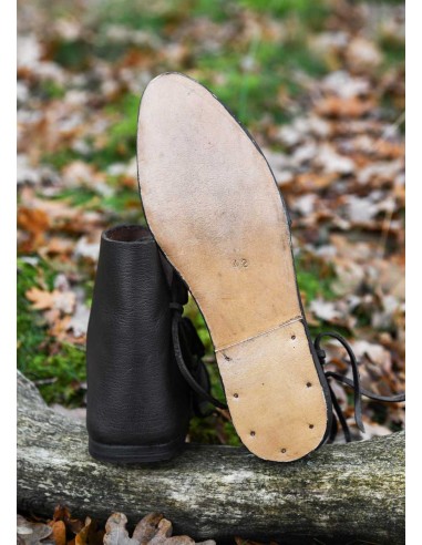 Early medieval toggle shoes, Jorvik model