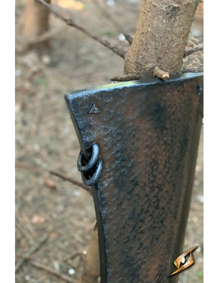 Escudo de los asaltantes. Patiana oxidada - 90 x 45 cm