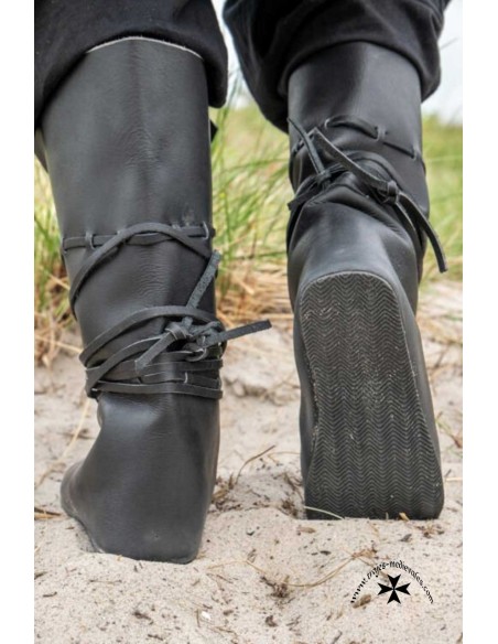 Open medieval boots, leather (in black and brown)