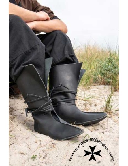 Open medieval boots, leather (in black and brown)