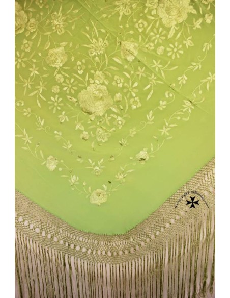 Mantón de Manila, serie 1010612N, (verde pistacho). Detalle motivo central.