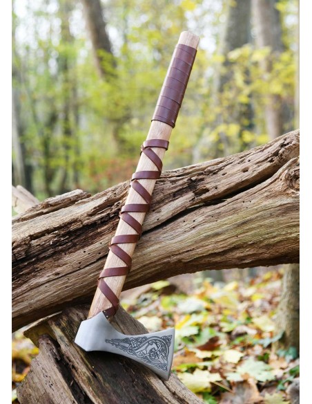 Hacha vikinga de acero fundido, tipo K, con grabado y envoltura de cuero