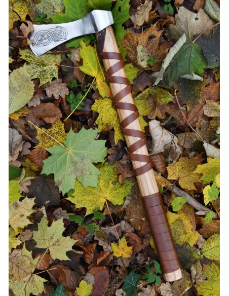 Hacha vikinga de acero fundido, tipo A, con grabado y envoltura de cuero