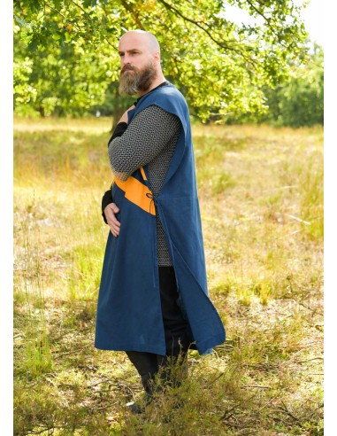 Tabardo medieval con rayas, azul y amarillo