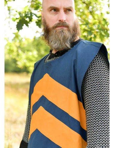 Tabardo medieval con rayas, azul y amarillo